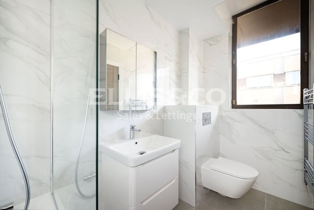 Property photo 2 of 9 Picture No. 15