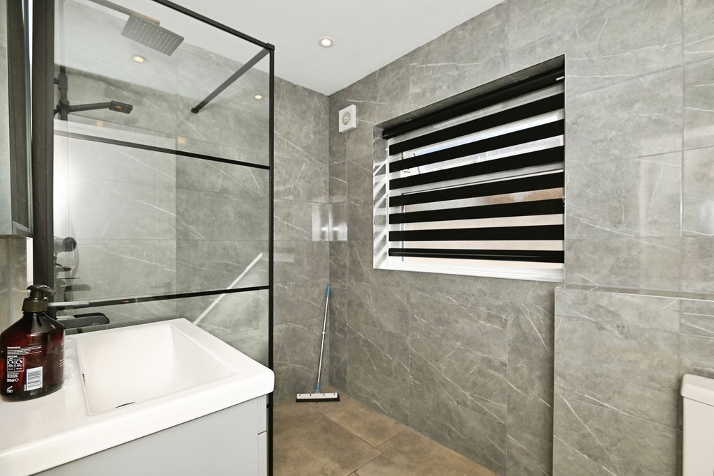 Property photo 3 of 12 Pbox-Img.Jpg