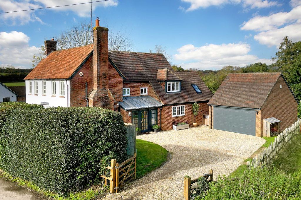 Property photo 2 of 31
