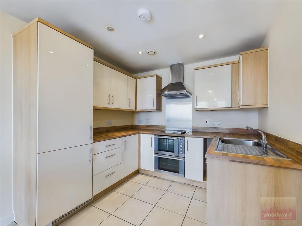 Property photo 2 of 10 Cam01320G0-Pr0045-Still004.Jpg