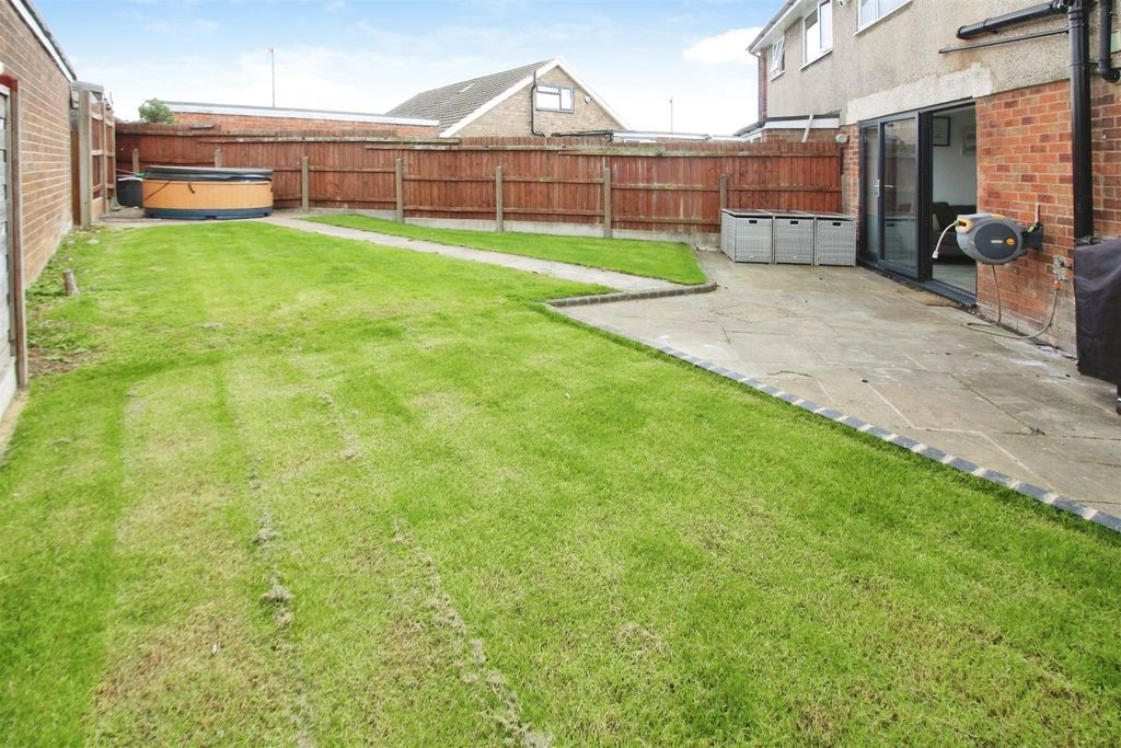 Property photo 3 of 26 Outside
