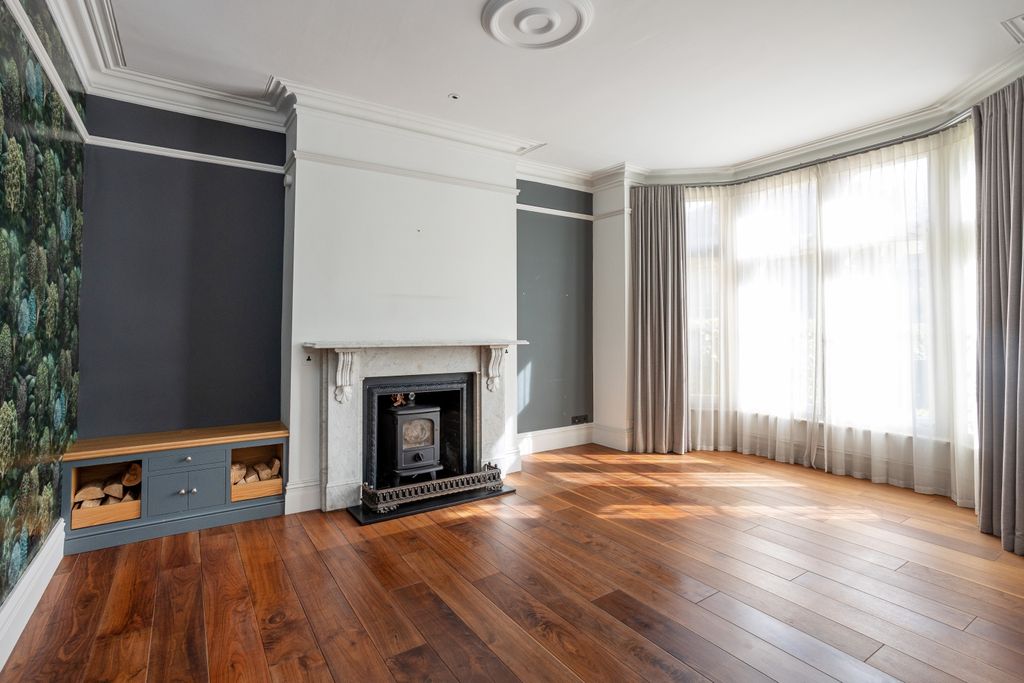 Property photo 2 of 29 Sitting Room