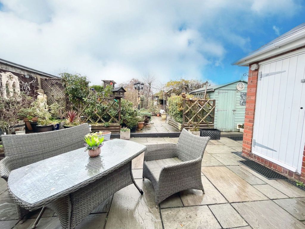 Property photo 2 of 27