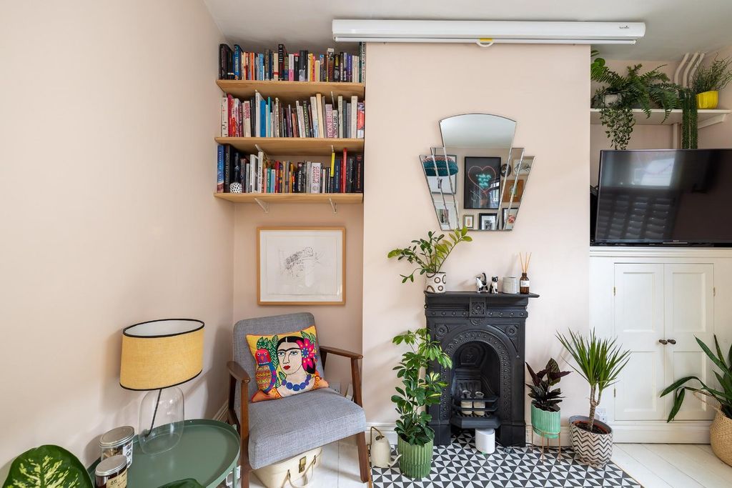 Property photo 1 of 33 Char6570-Cn.Jpg