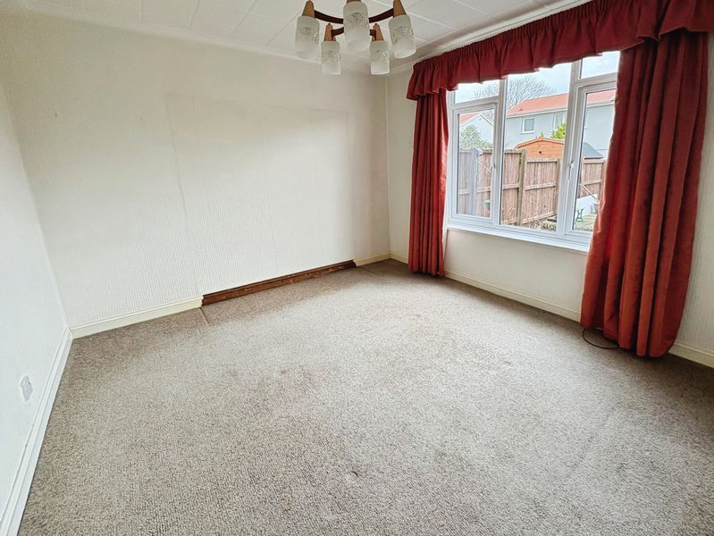 Property photo 3 of 11 Photo 6