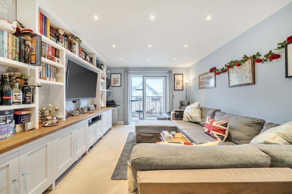 Property photo 2 of 20 1438252-12-69cd37...