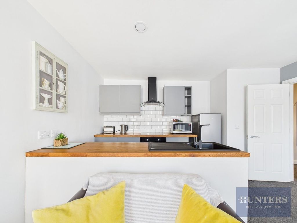 Property photo 2 of 10 Kitchen