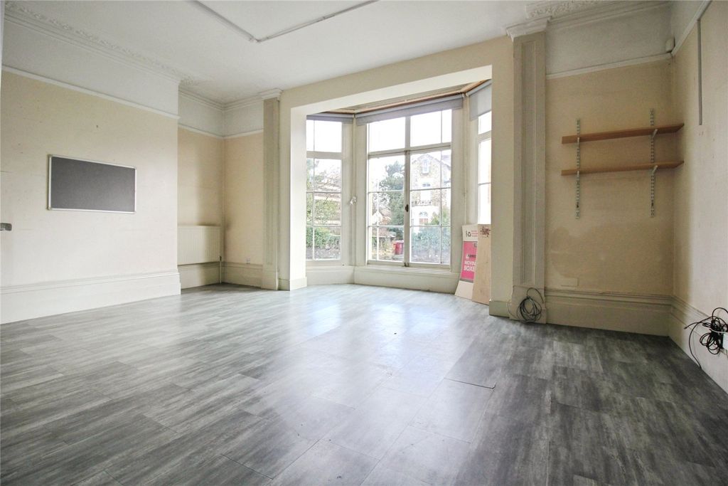 Property photo 2 of 12 Picture No. 03