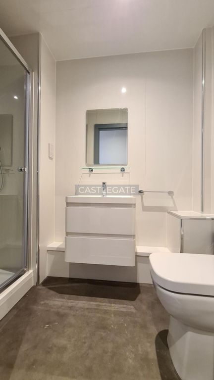 Property photo 3 of 10 Room 8 (4)