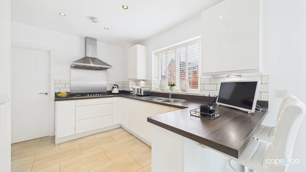 Property photo 3 of 27 23872310