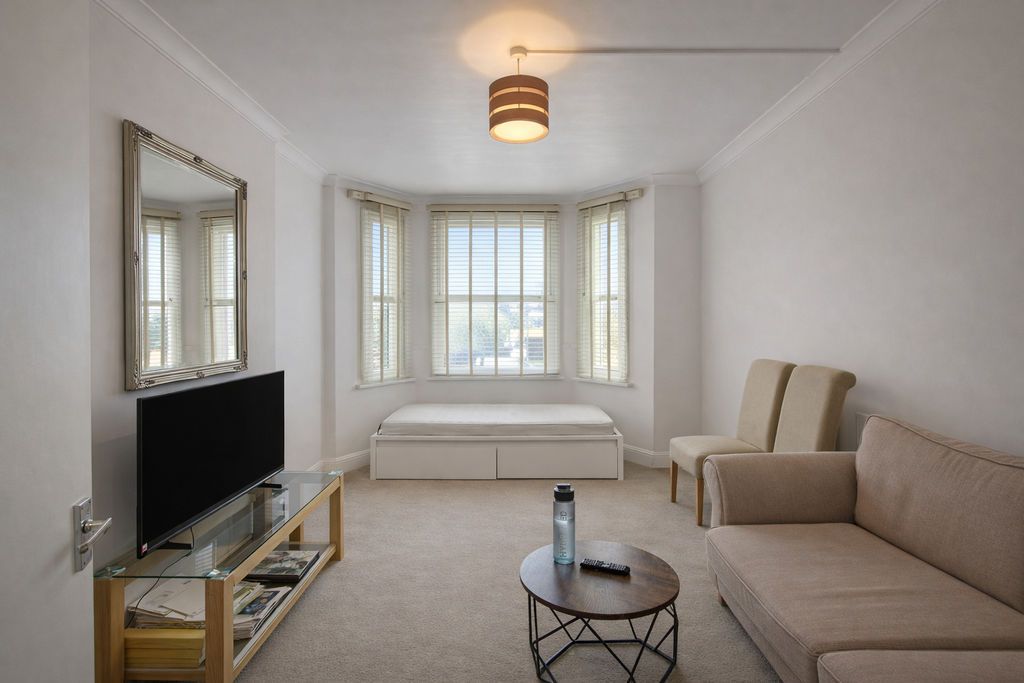 Property photo 2 of 8 Photo 3