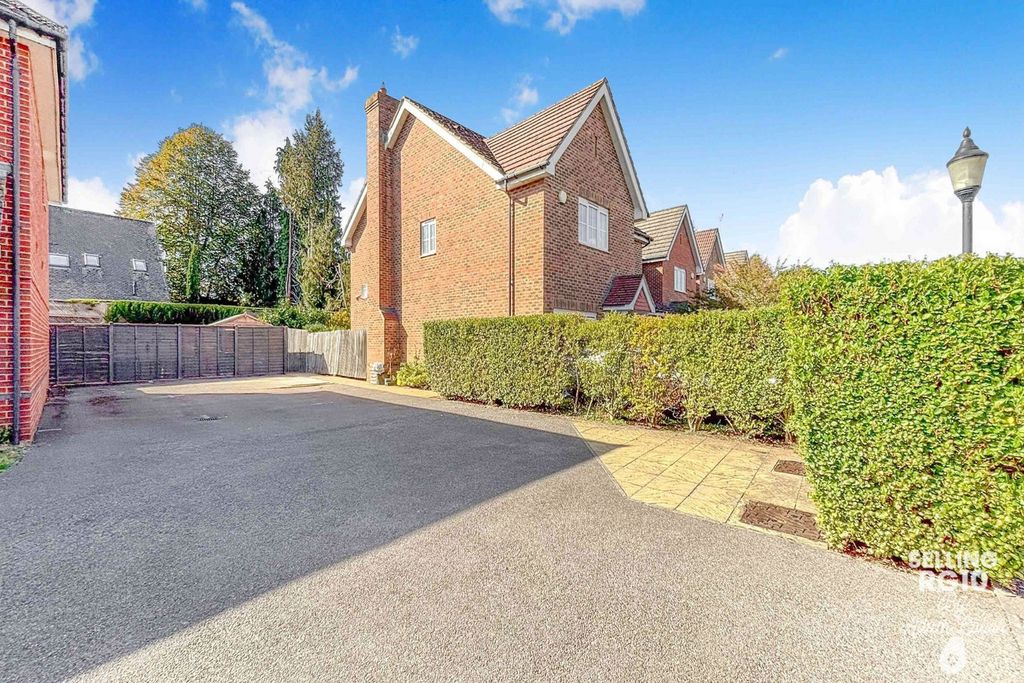 Property photo 3 of 18 5561737