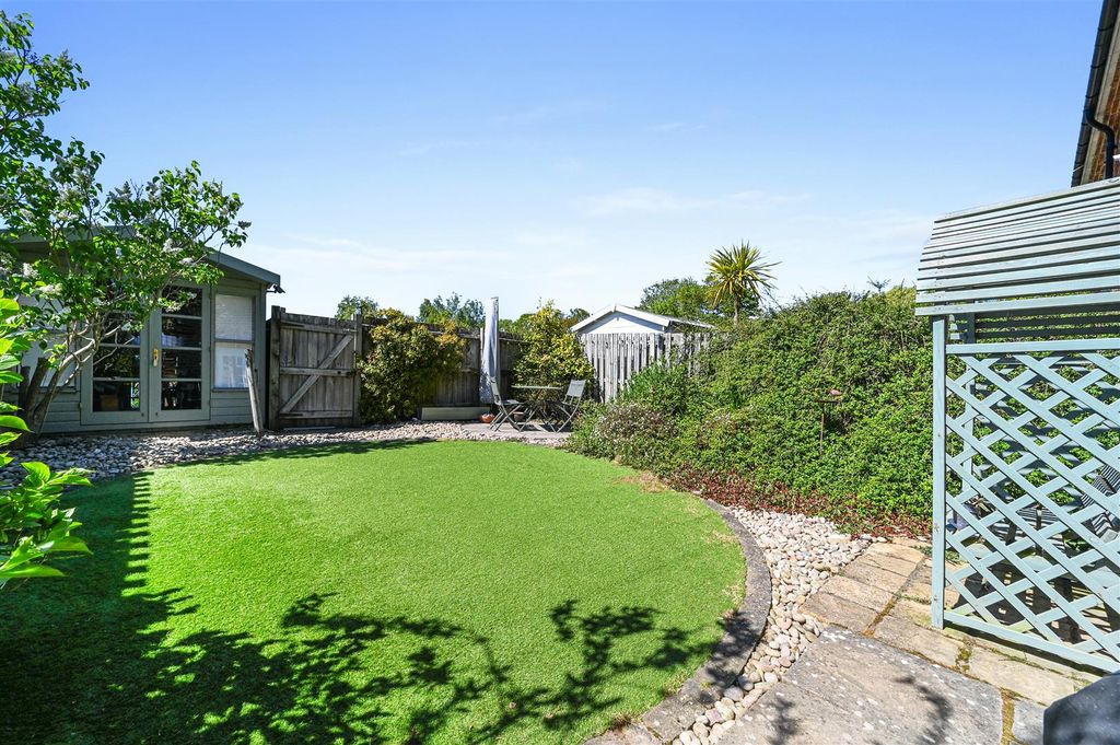 Property photo 2 of 15 Garden