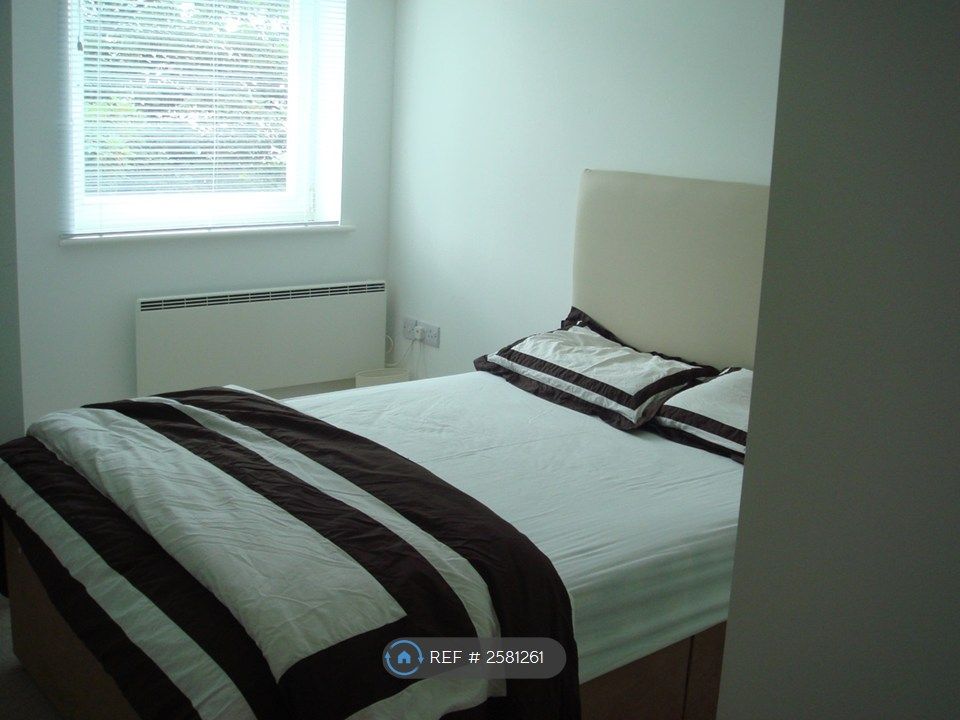Property photo 3 of 6 Bedroom