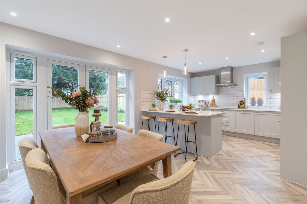 Property photo 2 of 13 Picture No. 52