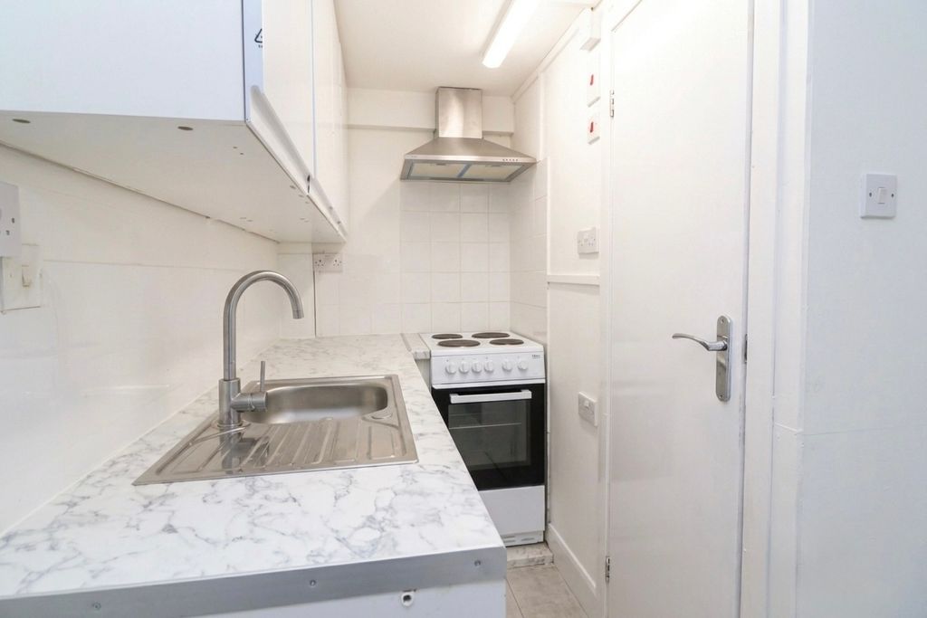 Property photo 2 of 3