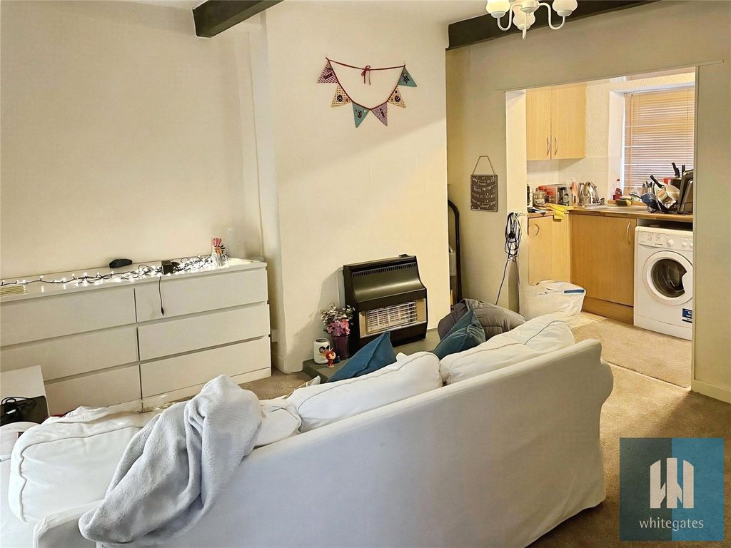 Property photo 2 of 8 Picture No. 12