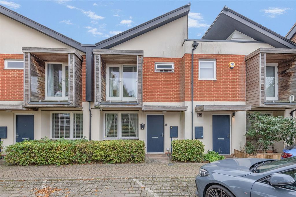 Property photo 1 of 20 Front External