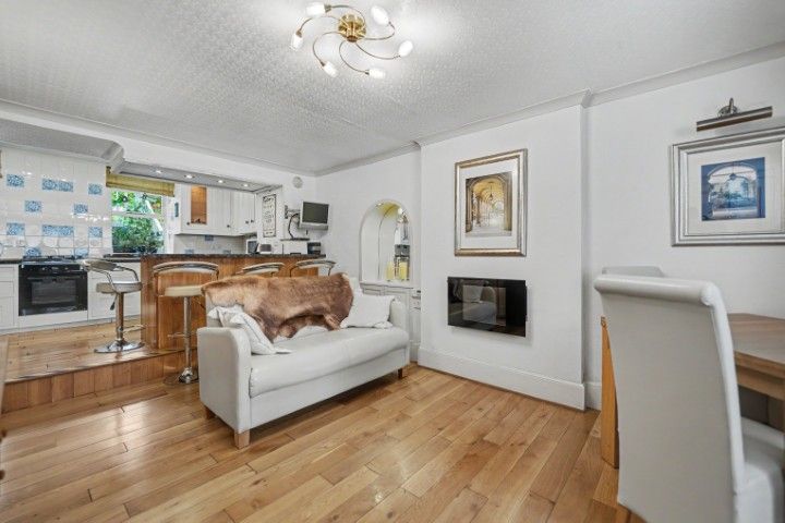 Property photo 3 of 20