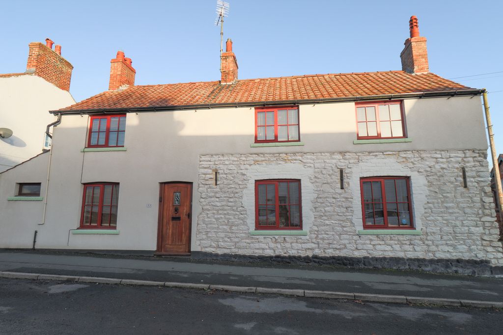 Property photo 1 of 27