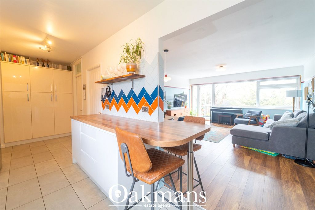 Property photo 3 of 31 Picture No. 12