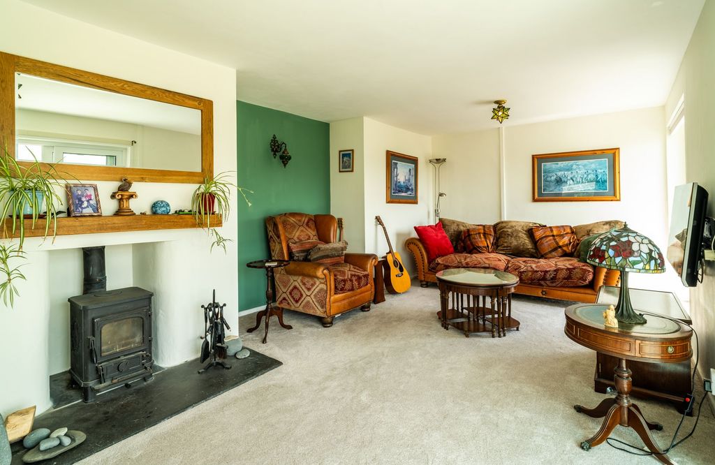 Property photo 3 of 38