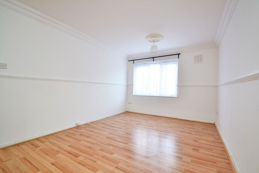 Property photo 3 of 8 Reception Room