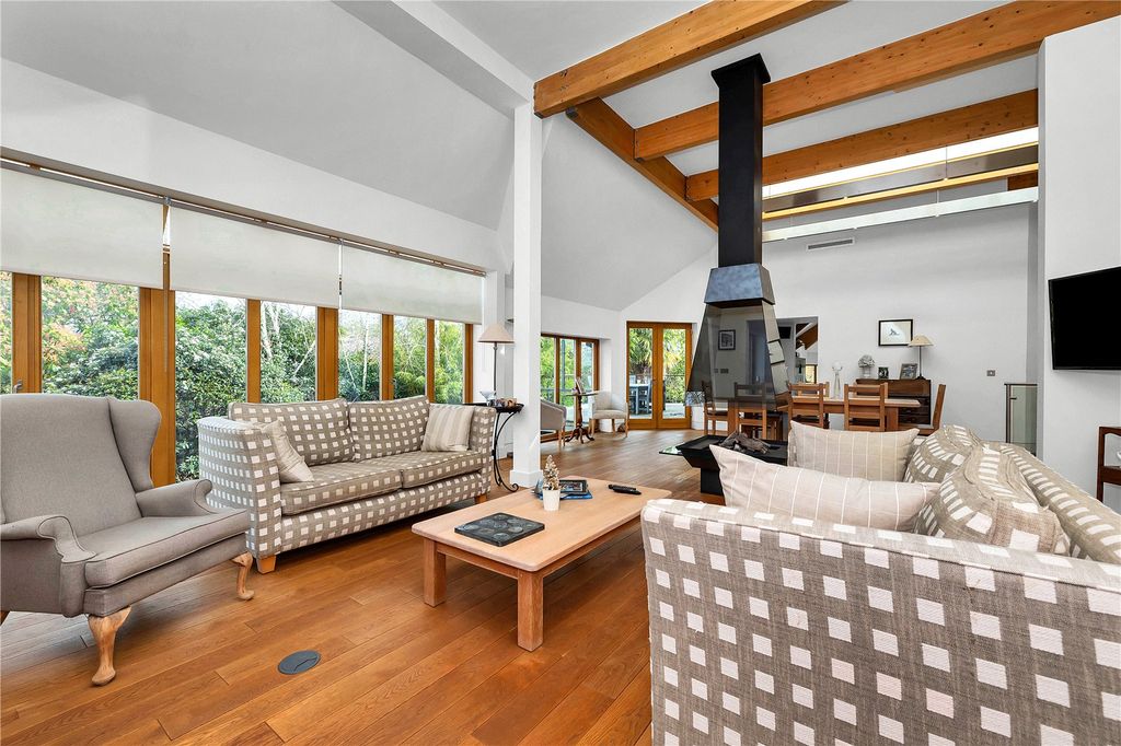 Property photo 2 of 28 Picture No. 16