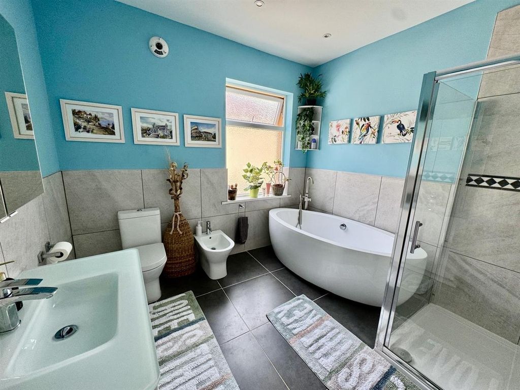 Property photo 3 of 22 Ff271E47-78De-4c3d-A878-A642c73E35d1.Jpg