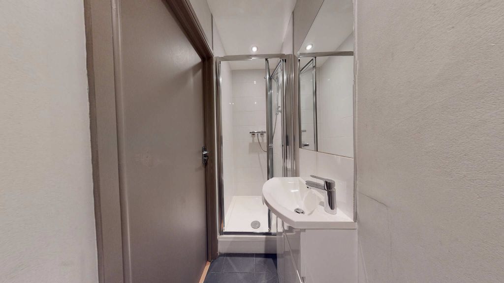 Property photo 3 of 6 Bathroom