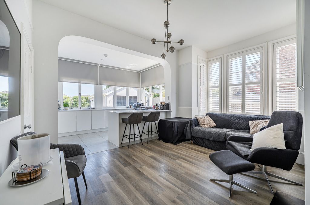 Property photo 3 of 19 1485099-17-6A47c6...