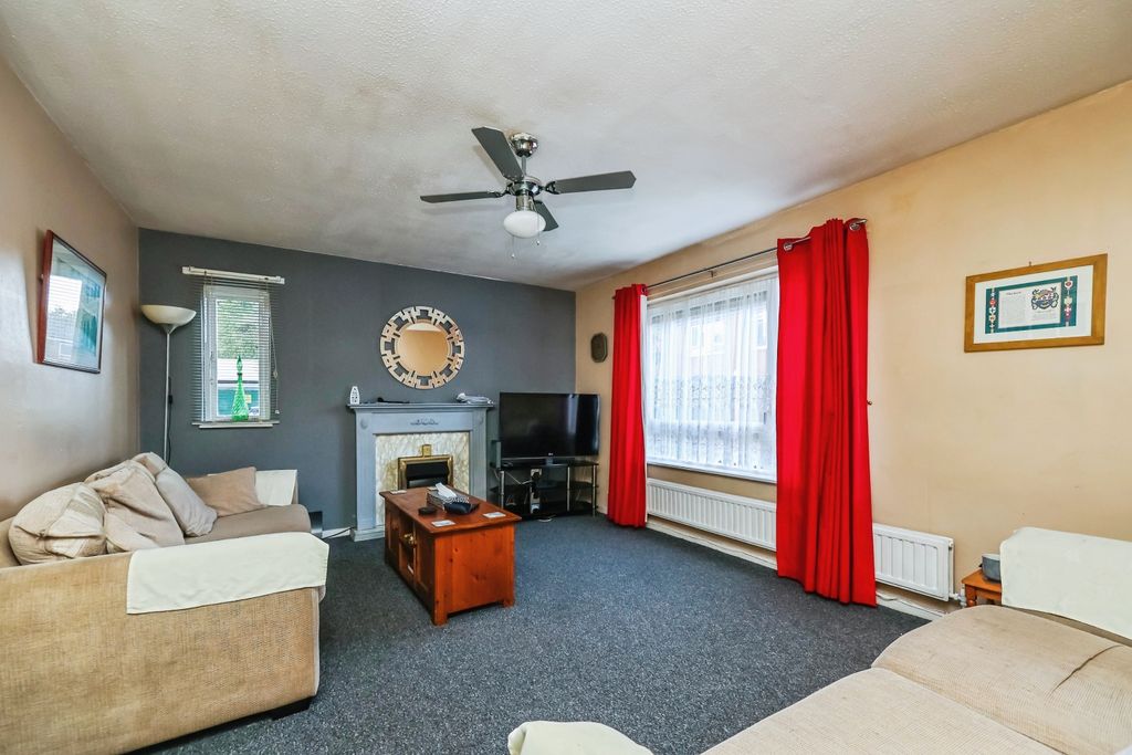 Property photo 3 of 15