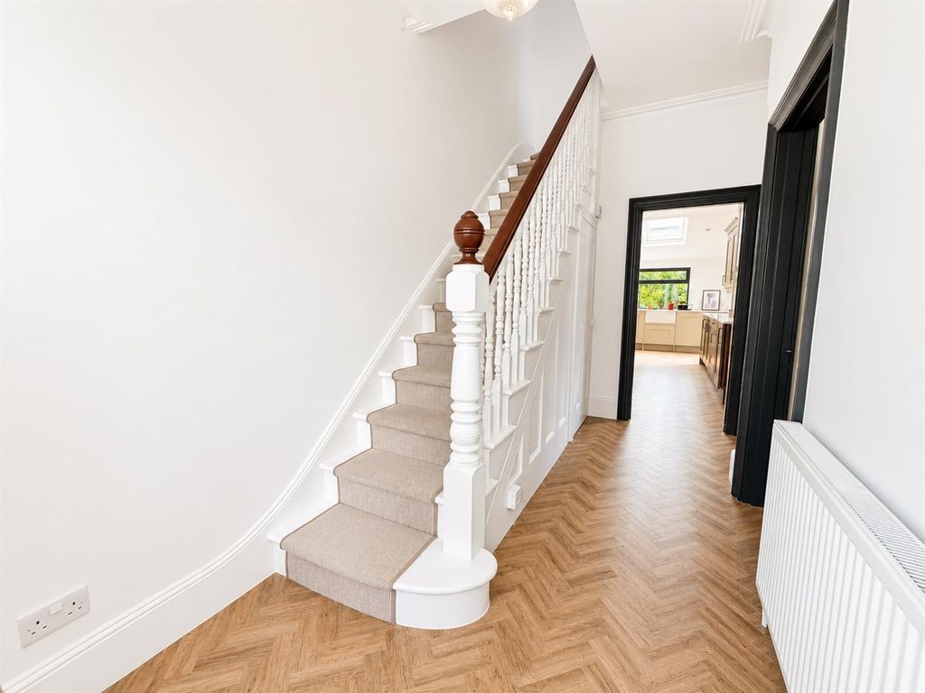 Property photo 2 of 17 Hall.Jpg