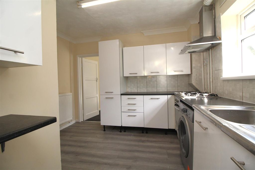Property photo 3 of 11 Kitchen 1.Jpg