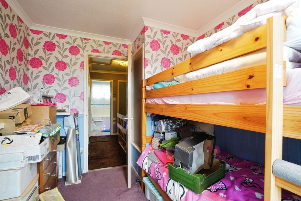 Property photo 2 of 17 Photo