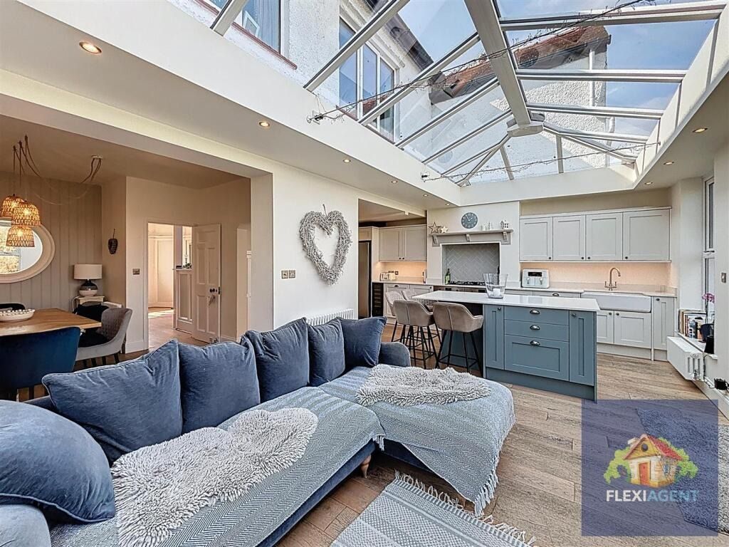 Property photo 2 of 48 4367533