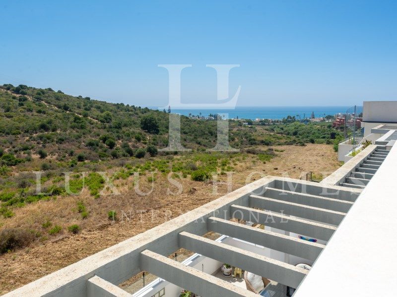 Property photo 2 of 27