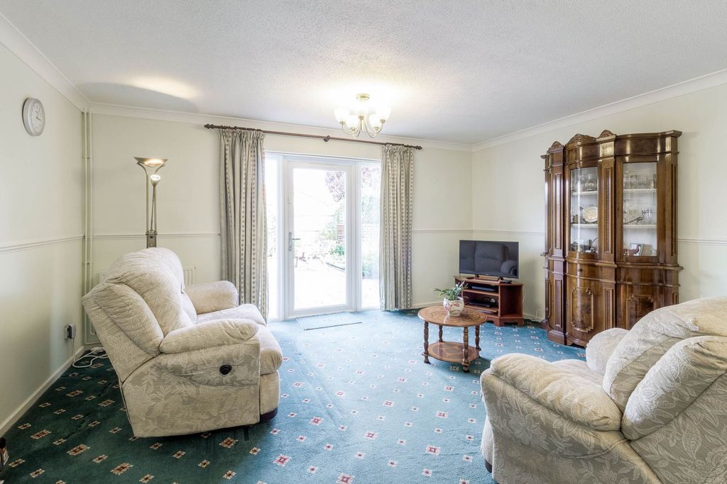 Property photo 2 of 16