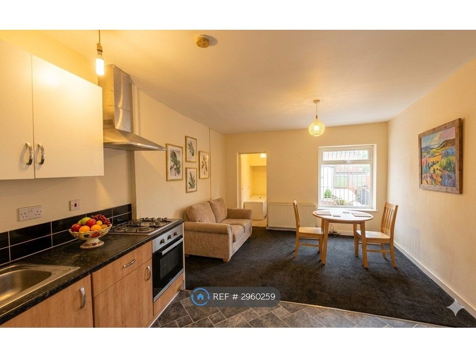 Property photo 1 of 2