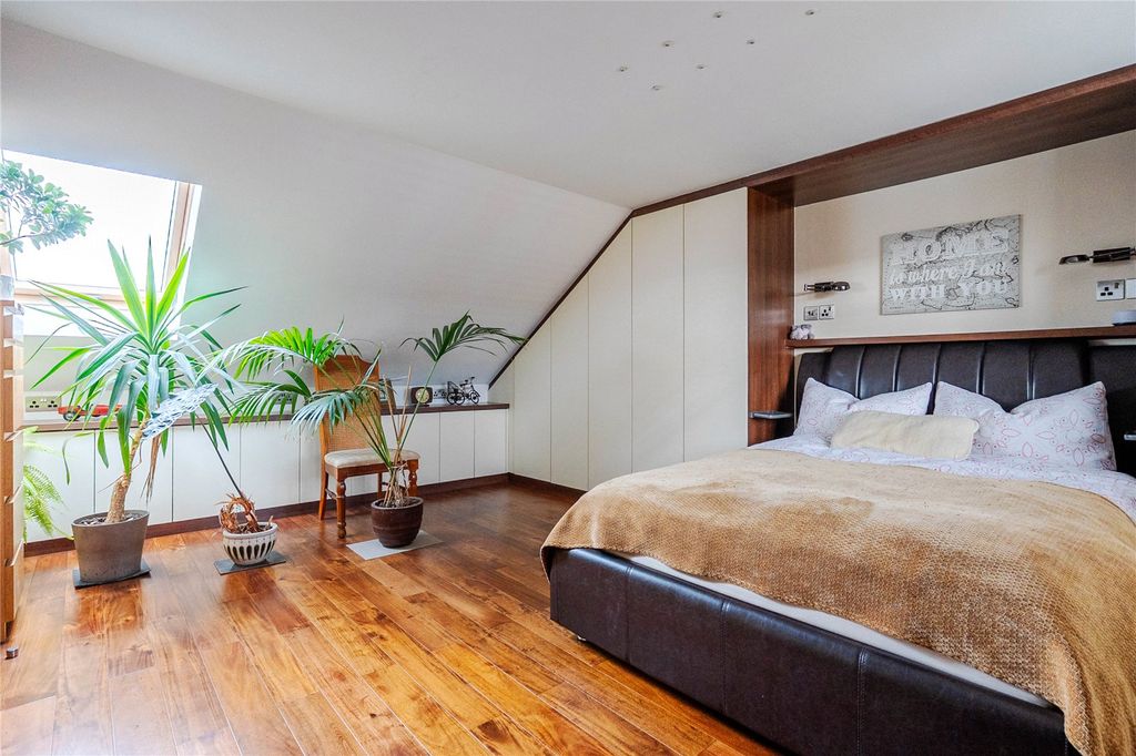 Property photo 2 of 19 Picture No. 04