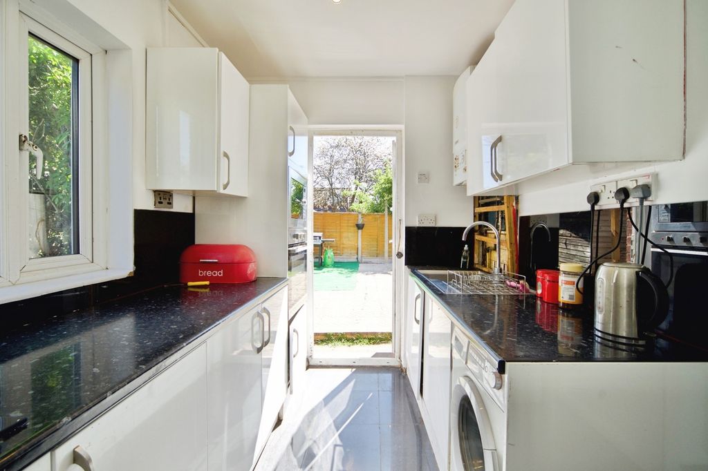 Property photo 3 of 11 Pbox-Img.Jpg