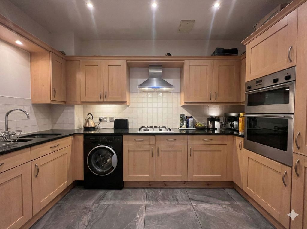 Property photo 2 of 16 02Kitchen