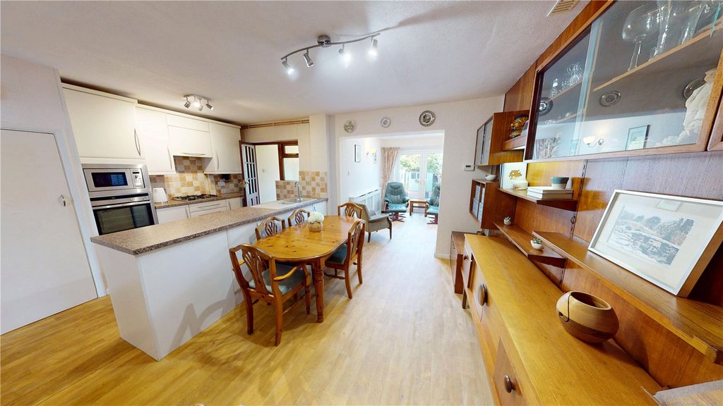 Property photo 3 of 21 Picture No. 15