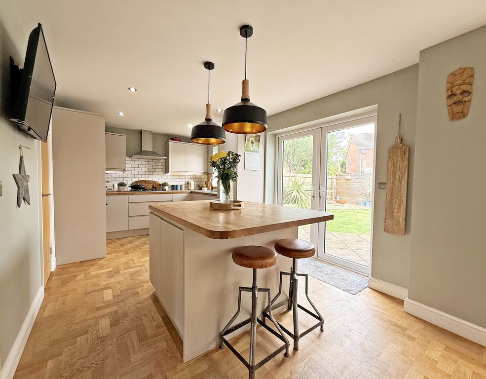 Property photo 2 of 37 Kitchen