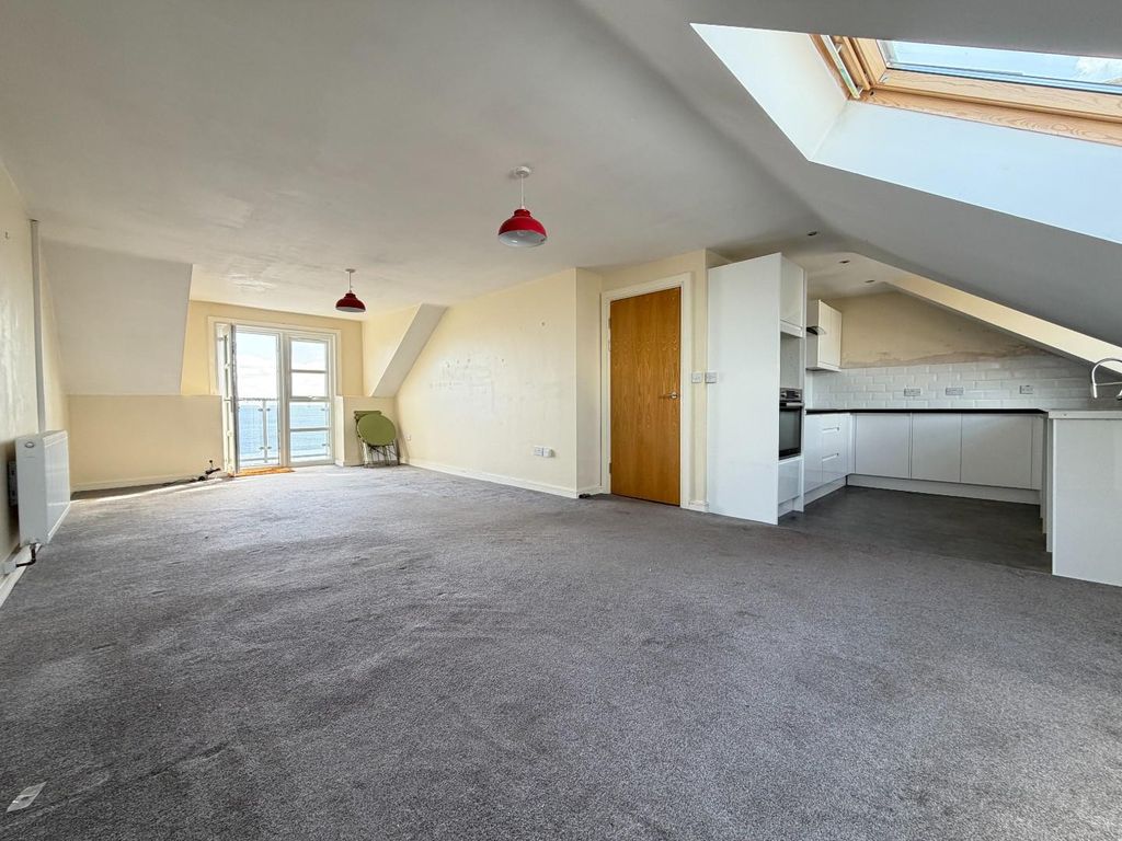 Property photo 3 of 22 Lounge/Dining Area