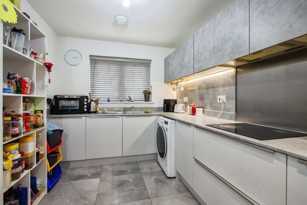 Property photo 3 of 16 Kitchen/Family Room