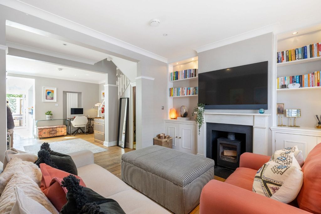 Property photo 2 of 15 5073271