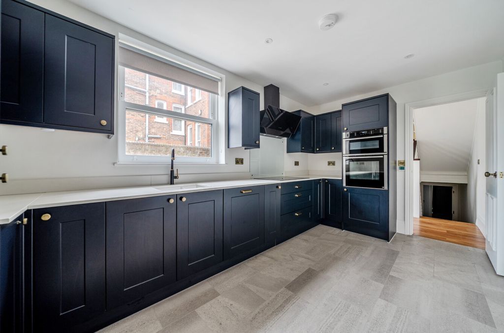 Property photo 3 of 15 1354348-17-68c1B1...