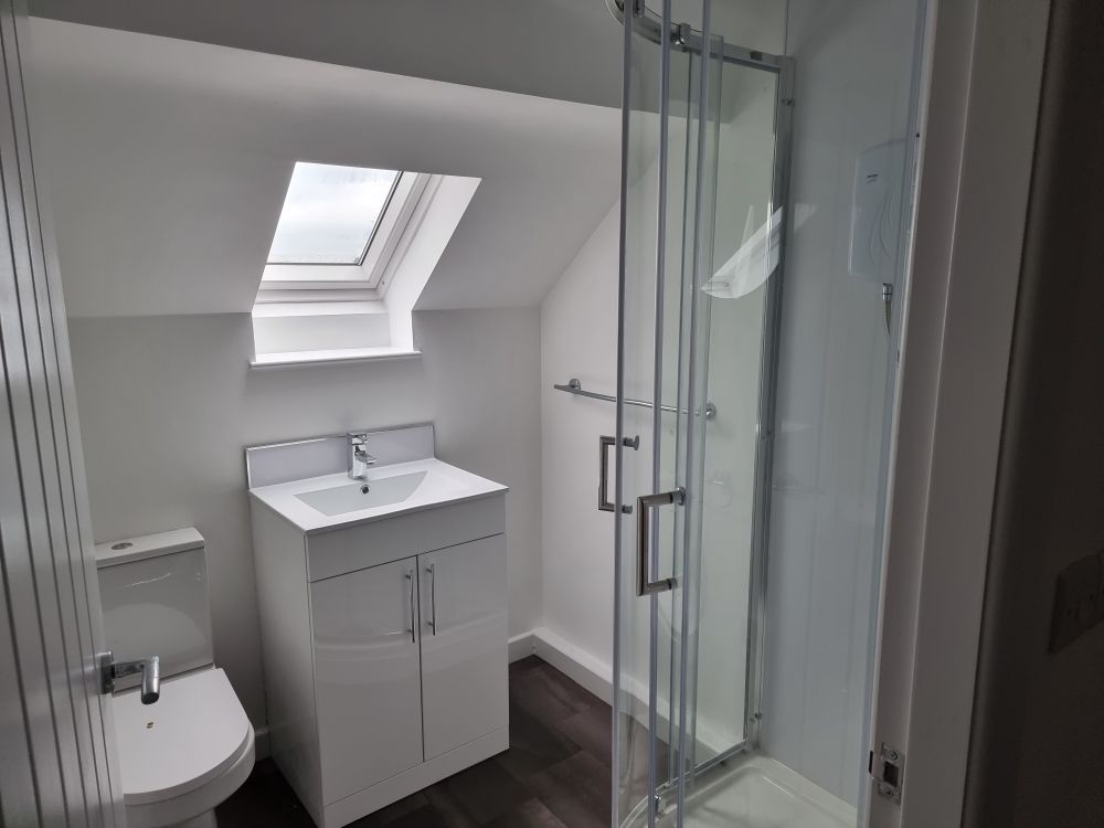 Property photo 3 of 4 Bathroom Suite