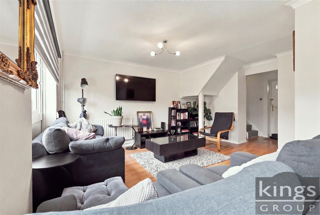 Property photo 3 of 18